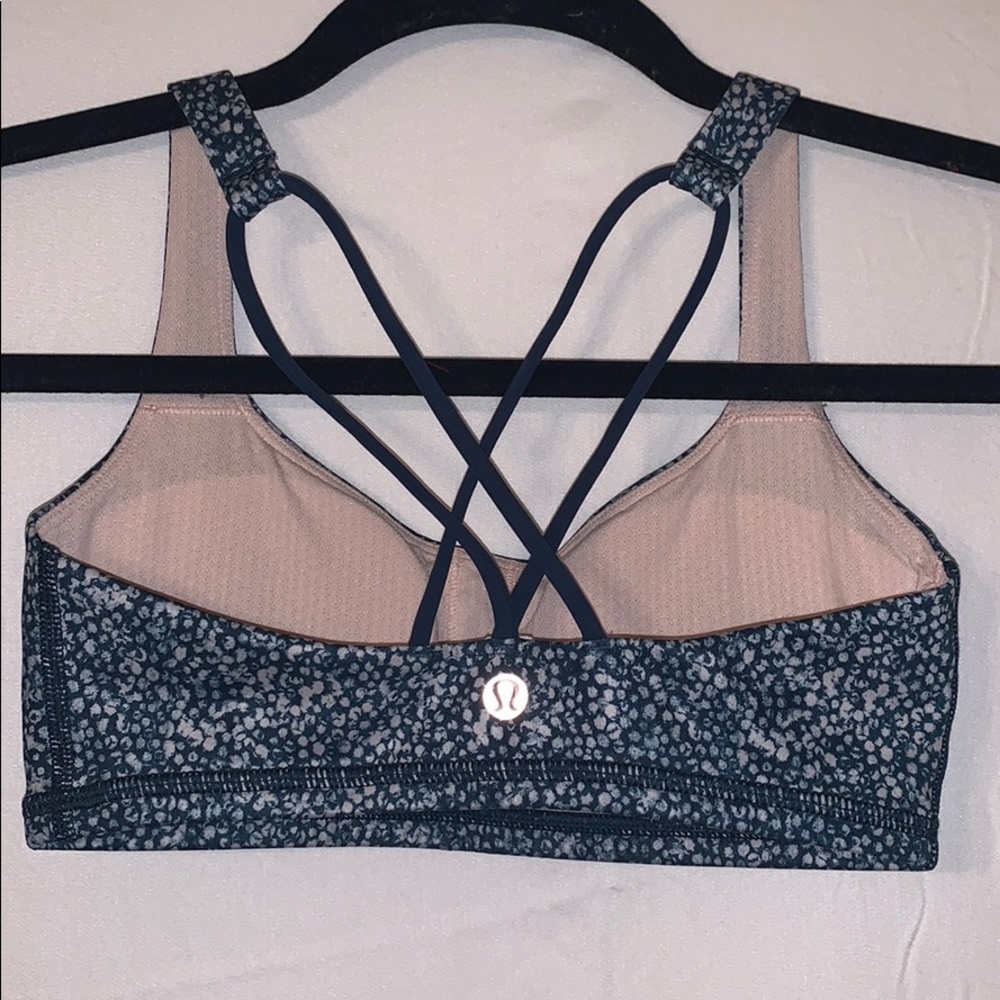 Lululemon sports bra